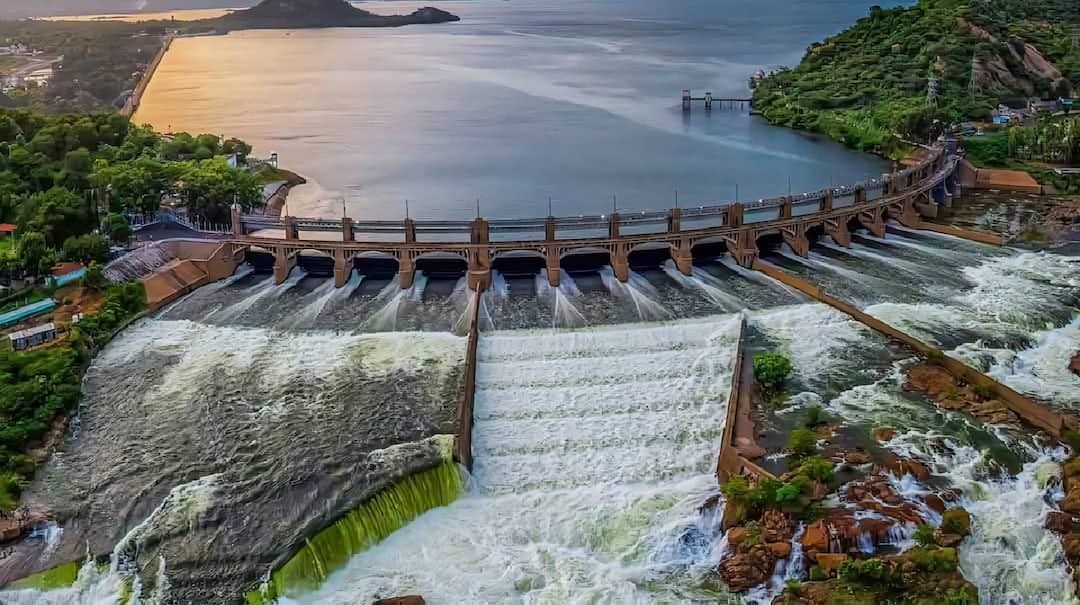 மேட்டூர் அணை நீர்மட்டம் அதிகரிப்பு! வெள்ள அபாய எச்சரிக்கை! உங்க மாவட்டமும் இருக்கா?