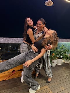 तमन्ना भाटिया और राशा थडानी का जबरदस्त ट्विनिंग लुक, फ्रेंडशिप और फैशन का परफेक्ट कॉम्बो छाया