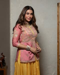 पवित्रा पुनिया की 10 सबसे खूबसूरत तस्वीरें, अदाओं से फैंस के दिलों को कर देती हैं घायल