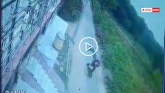 Video: स्कूटी चलाना सिख रही थी लड़की, पूरा दबा दिया एक्सीलरेटर, उछलकर सड़क पर गिरी