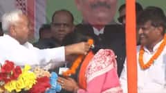 'ई गजब आदमी है भाई', CM नीतीश कुमार का ये वाला वीडियो शेयर कर तेजस्वी यादव ने कसा तंज