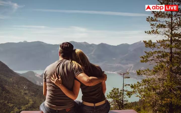 ਇੱਥੋਂ ਦੀਆਂ ਕੁੜੀਆਂ ਨੂੰ ਸਿੱਖਿਆ, ਨੌਕਰੀਆਂ ਅਤੇ ਕਰੀਅਰ ਦੇ ਨਾਲ-ਨਾਲ ਰਿਸ਼ਤਿਆਂ ਨੂੰ ਲੈਕੇ ਕਾਫ਼ੀ ਖੁੱਲ੍ਹੇ ਵਿਚਾਰਾਂ ਵਾਲੀਆਂ ਮੰਨਿਆ ਜਾਂਦਾ ਹੈ। ਇਹੀ ਕਾਰਨ ਹੈ ਕਿ ਉਨ੍ਹਾਂ ਦੇ ਅਕਸਰ ਕਈ ਸਾਥੀ ਹੁੰਦੇ ਹਨ।