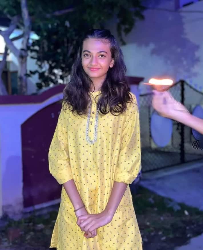 बता दें कि शोरा अपने पिता की तरह ही एक्टर बनना चाहती हैं. इसके लिए वो मेहनत भी कर रही हैं.