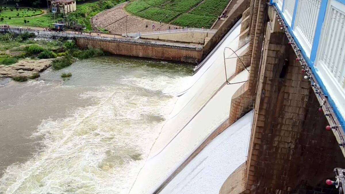 தேனி, மதுரை, ராமநாதபுரத்தில் கனமழை! வைகை அணை நிரம்பி, கரையோர மக்களுக்கு எச்சரிக்கை!