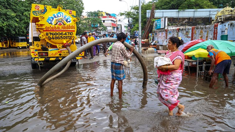 Heavy Rain Continues To Lash TN; Schools Shut In Chennai, Other Districts Amid Red Alert