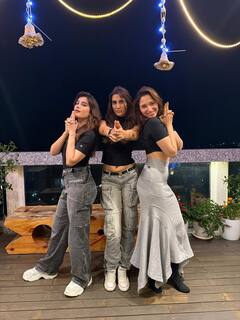 तमन्ना भाटिया और राशा थडानी का जबरदस्त ट्विनिंग लुक, फ्रेंडशिप और फैशन का परफेक्ट कॉम्बो छाया