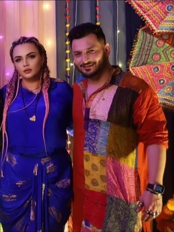 सिंगर की वाइफ ने आगे लिखा- 'तुम्हारा निधन नहीं हुआ है, तुम अभी भी मेरे साथ हो. मेरी आत्मा,मेरा दिल, मेरे किंग.'