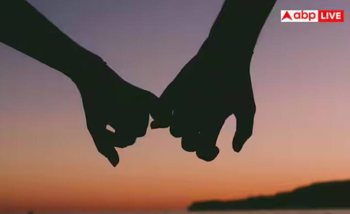 ਲਾਤਵੀਆ ਦੀ ਇਹ ਵਿਲੱਖਣਤਾ ਦੁਨੀਆ ਭਰ ਦੇ ਸੈਲਾਨੀਆਂ ਨੂੰ ਇਸ ਦੇ ਸੱਭਿਆਚਾਰ ਦਾ ਅਨੁਭਵ ਕਰਨ ਲਈ ਆਕਰਸ਼ਿਤ ਕਰਦੀ ਹੈ। ਜਦੋਂ ਕਿ ਕੁਝ ਇਸਨੂੰ ਦਿਲਚਸਪ ਸਮਝਦੇ ਹਨ, ਦੂਸਰੇ ਇਸਨੂੰ ਸੱਭਿਆਚਾਰਕ ਕਦਰਾਂ-ਕੀਮਤਾਂ ਤੋਂ ਭਟਕਣਾ ਮੰਨਦੇ ਹਨ।