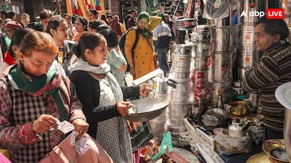 धनतेरस के बाद दिवाली में भी छप्पड़फाड़ कमाई! लोगों ने खरीदा 5.40 लाख करोड़ का सामान; कारोबारियों की बल्ले-बल्ले