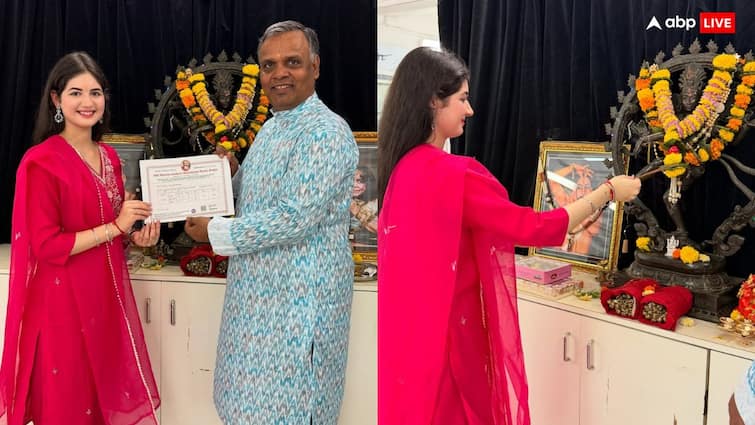बजरंगी भाईजान की ‘मुन्नी’ की चार साल की मेहनत हुई सफल, कथक में हुईं ट्रेंड, शेयर की तस्वीरें बजरंगी भाईजान की ‘मुन्नी’ की चार साल की मेहनत हुई सफल, कथक में हुईं ट्रेंड, शेयर की तस्वीरें