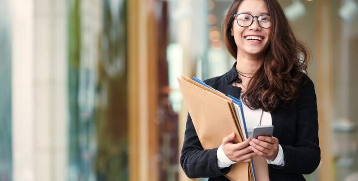 अर्ज करण्यासाठी, उमेदवारांनी अधिकृत वेबसाइट aiimsbathinda.edu.in ला भेट द्यावी आणि होमपेजवरील अर्ज लिंकवर क्लिक करावे. आवश्यक माहिती भरा, आवश्यक कागदपत्रे अपलोड करा आणि नंतर फॉर्म सबमिट करा.