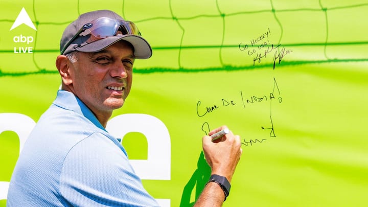 ওয়ান ডে ক্রিকেটে সর্বোচ্চ রান সংগ্রহকারী ভারতীয় ব্যাটারদের তালিকায় পাঁচে রয়েছেন রাহুল দ্রাবিড়। ৩৪০ ম্যাচে ১০,৭৬৮ রান রয়েছে তাঁর।