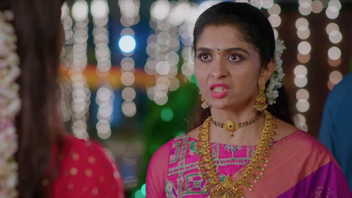 Chinni Serial Today October 23rd: చిన్ని సీరియల్: మధు కళ్లముందే మ్యాడీని తీసుకెళ్లిపోయిన నాగవల్లి! లోహితకు బిగ్ షాక్!