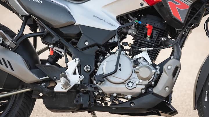 এর অর্থ হল পালসার সামান্য বেশি দামি, তবে অতিরিক্ত ₹3,900-এ আপনি আরও বৈশিষ্ট্য এবং উন্নত প্রযুক্তি পান। আপনি যদি বৈশিষ্ট্য সমৃদ্ধ একটি বাইক চান, তাহলে Pulsar NS125 একটি ভালো ডিল। তবে, বাজেট এবং পারফরম্যান্স যদি আপনার প্রধান বিবেচ্য বিষয় হয়, তাহলে Hero Xtreme 125R একটি  ভাল বিকল্প।