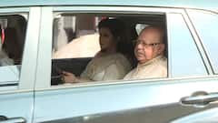 Bhai Dooj : শোভন থেকে সৌগত, ভাইদের কপালে ফোঁটা দিলেন রাজনৈতিক নেতা-নেত্রীরা