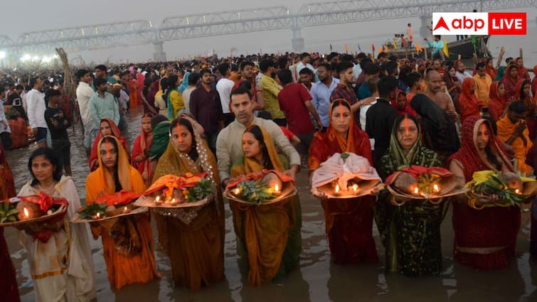 Chhath Puja Makeup Tips: छठ पूजा के दौरान पसीने से खराब नहीं होगा मेकअप, ये तरीके करेंगे आपकी मदद