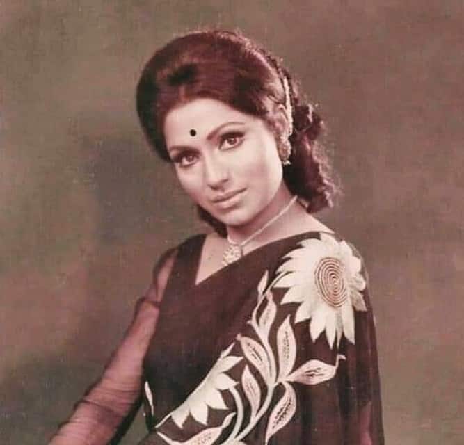 बिंदू ने बताया था, ‘मेरे पति के एक करीबी दोस्त थे और कभी-कभी उनसे बातचीत हो जाती थी, लेकिन उनकी पत्नी को ऐसा लगता था कि मैं उनके पति पर डोरे डाल रही हूं, जबकि असल में ऐसा कुछ था ही नहीं.’ औरतों को लगता था कि मैं उनसे उनके पति छीन लूंगी.