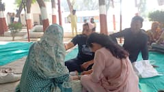 भाई-दूज: अलीगढ़ में जेल पहुंचकर बहनों ने भाइयों को लगाया तिलक, किये गए थे खास इंतजाम