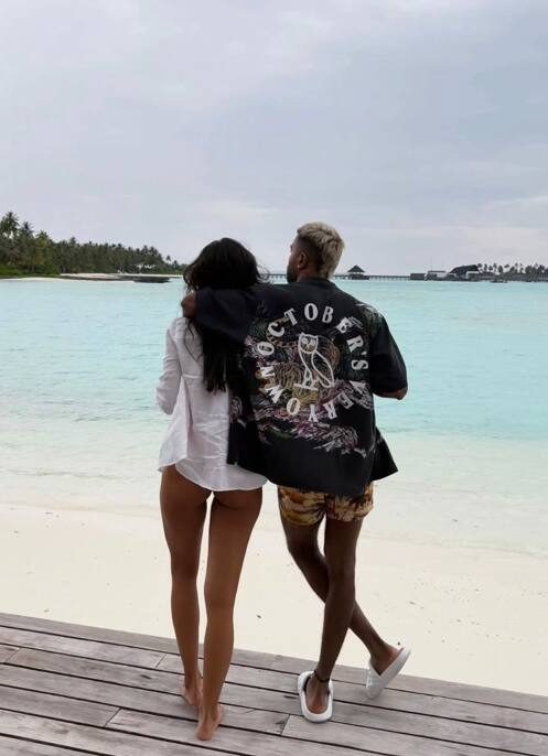 जिसके बाद से सोशल मीडिया पर दोनों के रिलेशनशिप की चर्चा बढ़ने लगी.