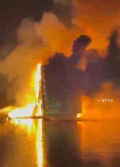 Andhra Pradesh Bus Fire: करनूलमध्ये खासगी बसला भीषण आग; 12 जणांचा मृत्यू, मोटरसायकलने धडक दिली अन्... PHOTO