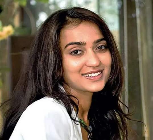 Priyanka Alva is the daughter of former Karnataka minister late Jeevraj Alva.