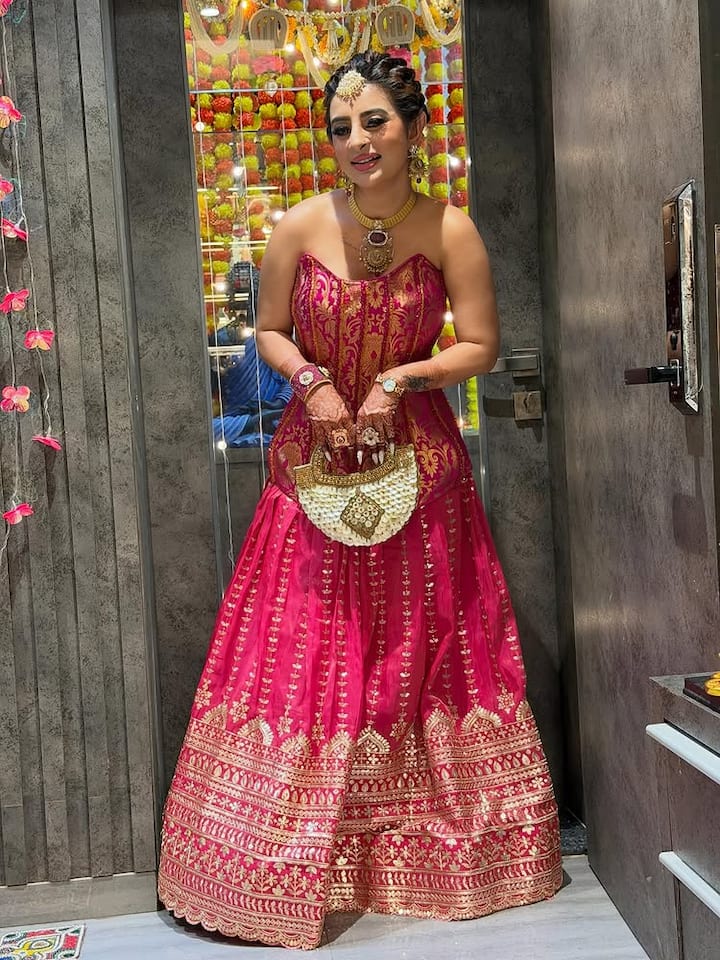 सोशल मीडिया इन्फ्लुएंसर, मॉडल और अभिनेत्री अंकिता दवे अक्सर सोशल मीडिया पर हॉट तस्वीरें पोस्ट करने के लिए चर्चा में रहती हैं। हाल ही में उनकी कुछ तस्वीरें सोशल मीडिया पर वायरल हो रही हैं।