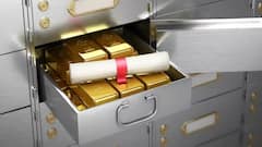 Bank Locker Rules: ব্যাঙ্কের লকারে গয়না রাখেন?  ১ নভেম্বর থেকে বড় বদল নিয়মে, না জানলে  পস্তাতে হতে পারে