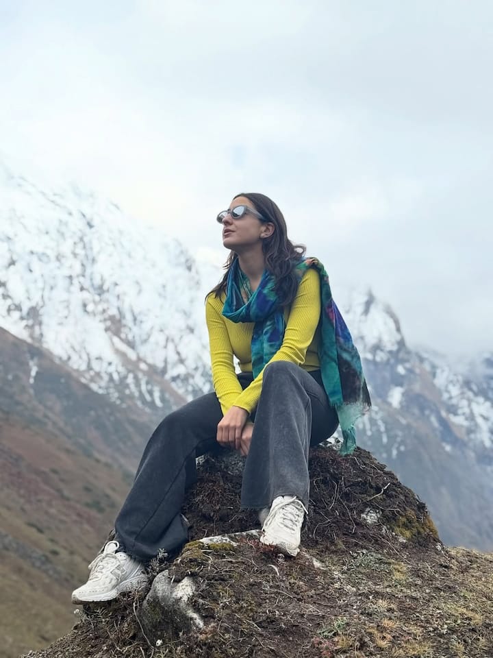 सारा आली खानने 2018 साली केदारनाथ या चित्रपटाद्वारे बॉलीवूड सृष्टीत पदार्पण केले होते.