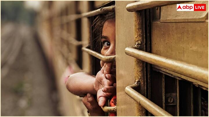 छठ पूजा के लिए पैसेंजर्स को उनके घर आराम से पहुंचाने की तैयारी के बाद अब रेलवे ने सभी मुसाफिरों के वापस लौटने को लेकर तैयारी शुरू कर दी है. आइए जानते हैं कि रेलवे आखिर क्या प्लानिंग की है?