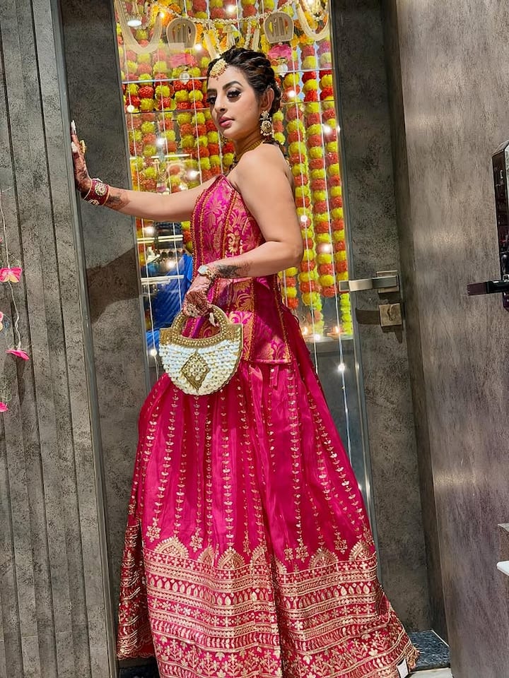 अभिनेत्री अंकिता लोखंडे इंस्टाग्राम पर काफी एक्टिव रहती हैं। फैन्स उनकी एक झलक पाने के लिए बेताब रहते हैं। उनके इंस्टाग्राम अकाउंट पर 4.9 मिलियन फॉलोअर्स हैं।