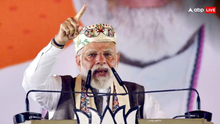 प्रधानमंत्री मोदी ने अपनी आदत के अनुरूप अपने भाषण की शुरुआत मैथिली में कुछ वाक्यों से की और स्थानीय बोली में मुहावरों और कहावतों का प्रयोग किया, जिस पर सभा में मौजूद लोगों ने तालियां बजाकर स्वागत किया.