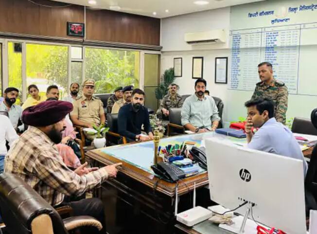 ਲੁਧਿਆਣਾ 'ਚ ਅਗਨੀਵੀਰ ਭਰਤੀ ਰੈਲੀ, ਨੌਜਵਾਨਾਂ ਲਈ ਵੱਡਾ ਮੌਕਾ ਤਿਆਰੀਆਂ ਜ਼ੋਰਾਂ 'ਤੇ! ਜਾਣੋ ਕੀ ਹੋਵੇਗਾ ਖਾਸ Recuritment Rally Youth Four Districts Know All Updates ਲੁਧਿਆਣਾ 'ਚ ਅਗਨੀਵੀਰ ਭਰਤੀ ਰੈਲੀ, ਨੌਜਵਾਨਾਂ ਲਈ ਵੱਡਾ ਮੌਕਾ ਤਿਆਰੀਆਂ ਜ਼ੋਰਾਂ 'ਤੇ! ਜਾਣੋ ਕੀ ਹੋਵੇਗਾ ਖਾਸ