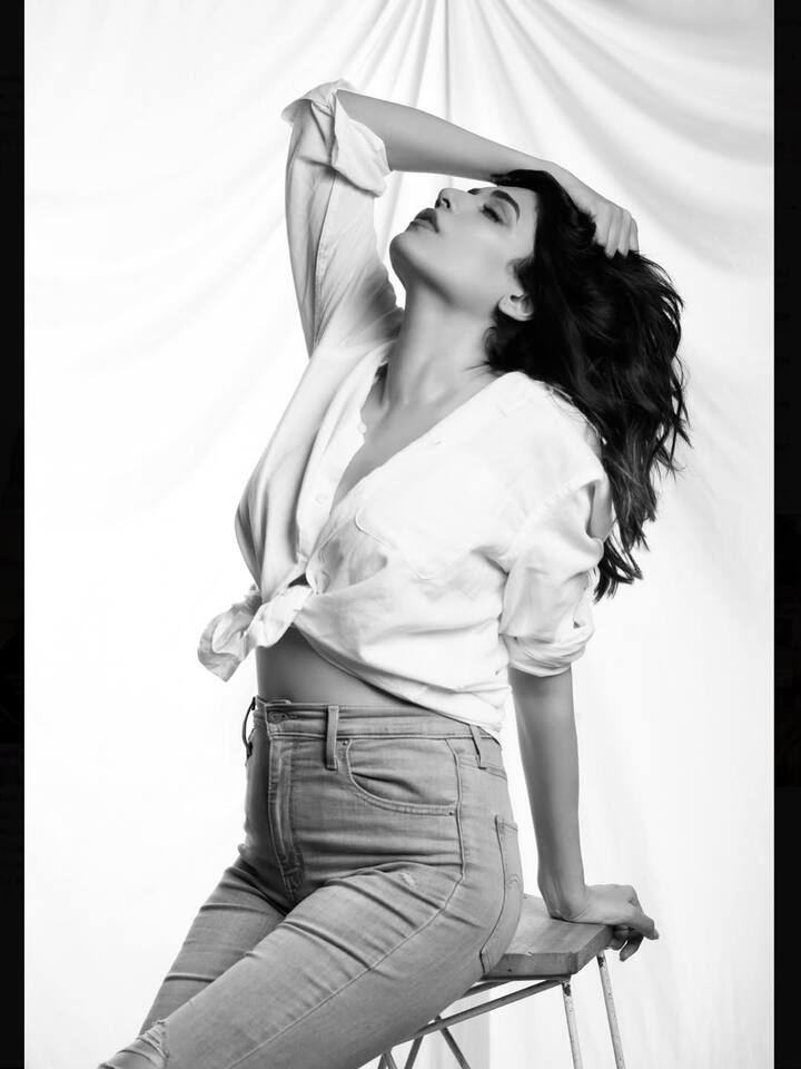 Anjum Fakih has a deep friendship with Shraddha Arya. Often both are seen hanging out together, whose pictures and videos keep going viral.