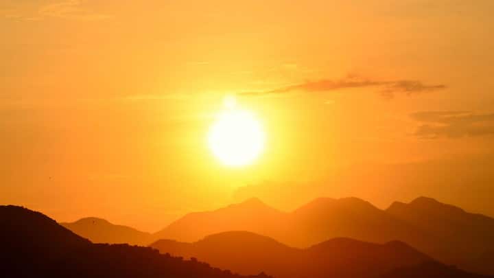 So what is solar geoengineering? To understand this, imagine that you are giving a huge umbrella to the earth which blocks the heat of the sun. Scientists say that sun rays can be reflected by releasing small particles or gases into the air.