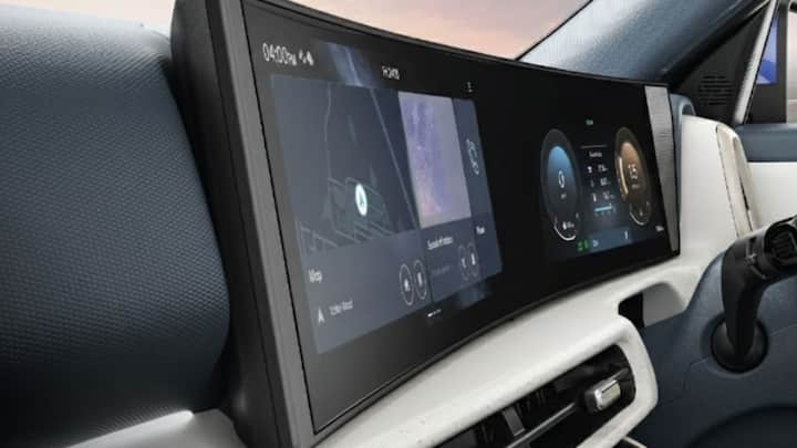 The Venue will retain its Kappa 1.2L MPi petrol, Kappa 1.0L Turbo GDi petrol, and U2 1.5L CRDi diesel engines, available with both manual and automatic transmission options. It will be offered in six monotone shades and two dual-tone colour combinations. (Image Credits: Hyundai)