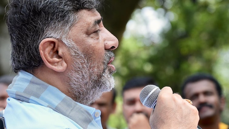 <div>Shivakumar Defers Comment On Yathindra’s Remarks Backing Satish Jarkiholi As Siddaramaiah's Successor</div>