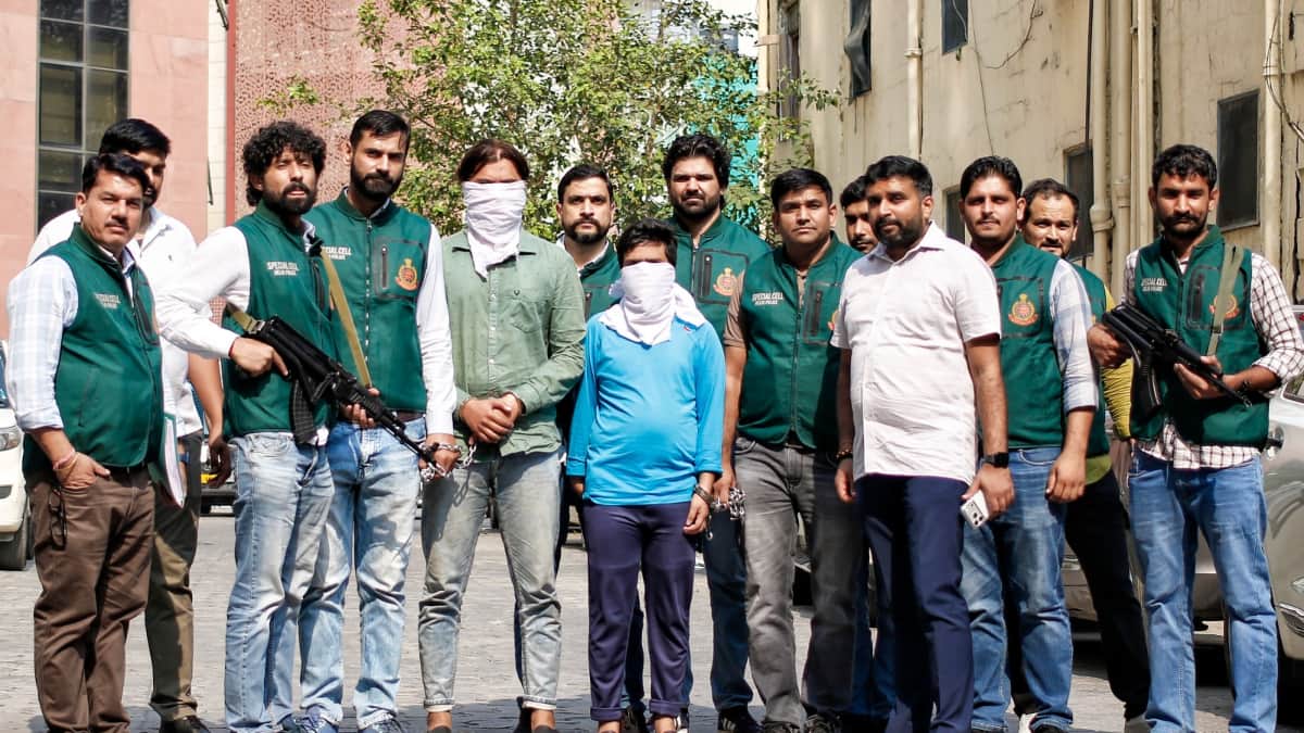 दिवाली से ठीक पहले दिल्ली में बड़ा आतंकी हमला टला, ISIS के दो ऑपरेटिव गिरफ्तार