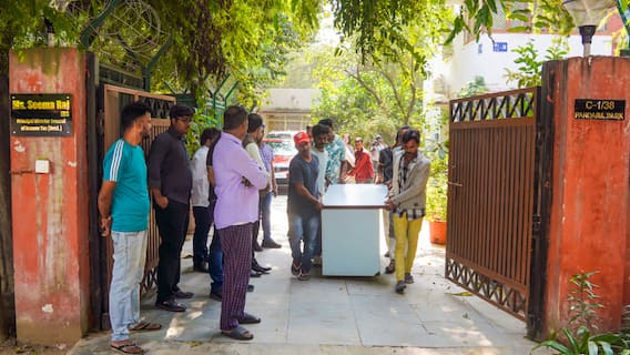 Delhi News: कांग्रेस नेता उदित राज का दावा- घर से बेदखल कर रही सरकार, सामान बाहर फेंका