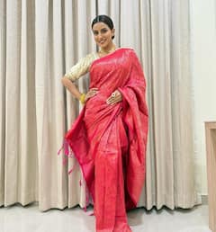 छठ पूजा पर ट्रेंडी लुक के लिए ट्राई करें अक्षरा सिंह का ये साड़ी स्टाइल, महापर्व हो जाएगा और भी खास