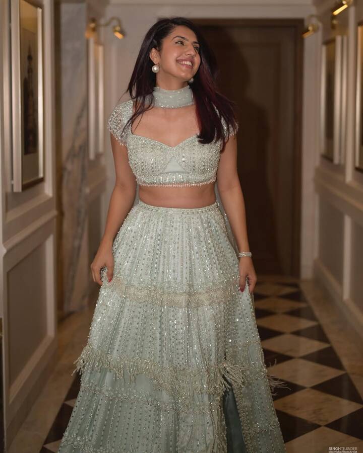 Let us tell you that Shagun runs a big business while staying away from the world of acting.