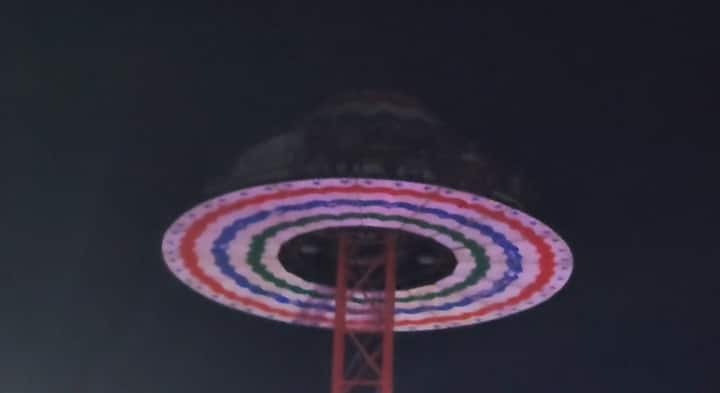 कोल्हापूर जिल्ह्यातील कागल इथल्या जत्रेत जॉईंट व्हील पाळणा अडकला