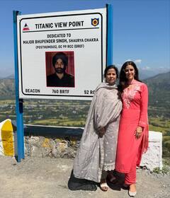 शहीद पिता की समाधि पर नमन कर निमरत कौर ने लिखा भावुक नोट, बलिदान को याद कर बोलीं- 'हैप्पी बर्थ डे पापा'