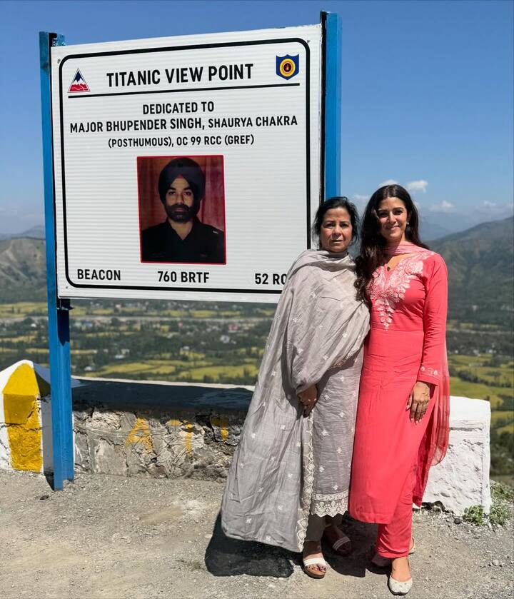 निमरत कौर ने अपने पिता के शहीद स्मारक की ये तस्वीरें अपने इंस्टाग्राम अकाउंट पर शेयर की हैं. जिसनपर उनके फैंस भी अब दिल खोलकर प्यार लुटा रहे हैं.