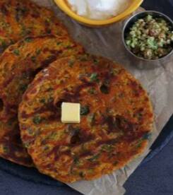 बेसनात भरपूर प्रमाणात फायबर आणि मिनरल्स असतात. ते शक्ती वाढवतं आणि हिमोग्लोबिन टिकवतं.