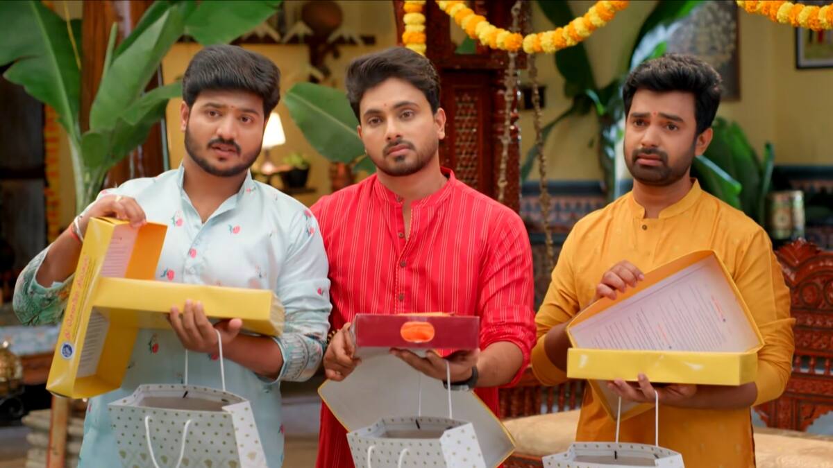 Illu Illalu Pillalu Serial Today October 25th: ఇల్లు ఇల్లాలు పిల్లలు: దీపావళి వేడుకల్లో రామరాజు ఇంట్లో ఏం జరిగింది? తండ్రీకొడుకుల కామెడీ!