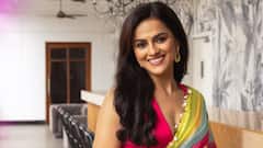 Shraddha Srinath: 'ఆర్యన్' కోసం చీర కట్టిన శ్రద్ధా శ్రీనాథ్... బ్యూటిఫుల్ వైరల్ ఫోటోస్