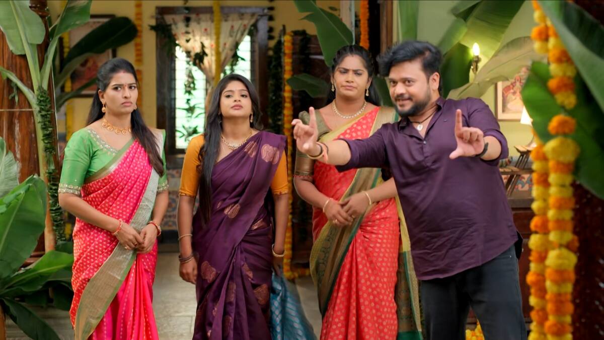 Illu Illalu Pillalu Serial Today October 25th: ఇల్లు ఇల్లాలు పిల్లలు: దీపావళి వేడుకల్లో రామరాజు ఇంట్లో ఏం జరిగింది? తండ్రీకొడుకుల కామెడీ!