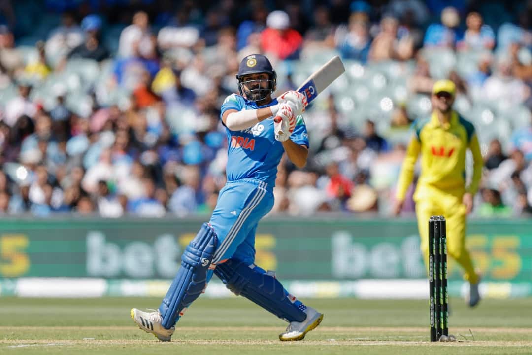 रोहित शर्मा ने जड़ा 50वां इंटरनेशनल शतक, ऑस्ट्रेलिया के खिलाफ सिडनी में जमकर गरजा बल्ला