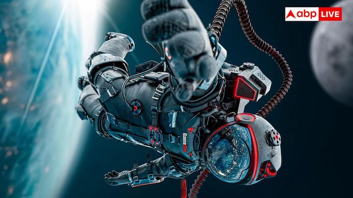 हर इस्तेमाल के बाद वेस्ट को खास बाग में सील कर दिया जाता है और उन्हें वेस्ट कंटेनर में संग्रहित किया जाता है. जब यह कंटेनर भर जाते हैं तो उन्हें कार्गो अंतरिक्ष यान में पृथ्वी पर वापस भेज दिया जाता है, जो वायुमंडल में जल जाते हैं.