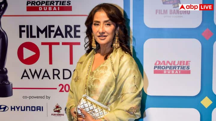 90 के दशक की टॉप एक्ट्रेस रही मनीषा कोईराला ओवेरियन कैंसर से जूझ चुकी हैं. 2012 में उन्हें इस बीमारी का पता चला था. मनीषा ने अमेरिका में लंबा इलाज करवाया और पूरी तरह कैंसर फ्री हो गईं. इसके बाद उन्होंने फिर से फिल्मों में वापसी की और अब सोशल मीडिया पर भी हेल्थ अवेयरनेस से जुड़े मैसेज देती रहती हैं.